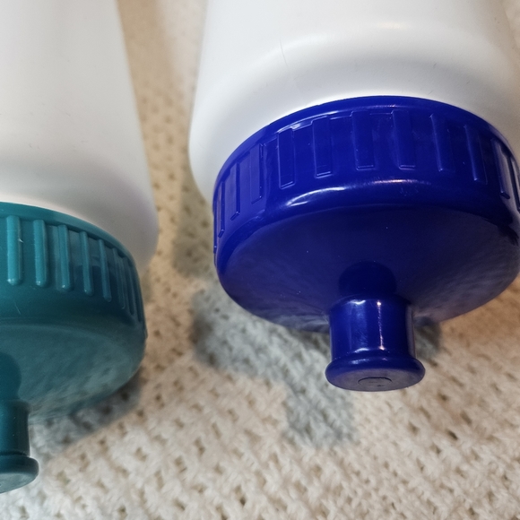 32OZ Wht Reusable Water Bottle Sports Push Pull Cap LOT OF 2 *BUY MORE/SAVE MORE - Picture 6 of 8